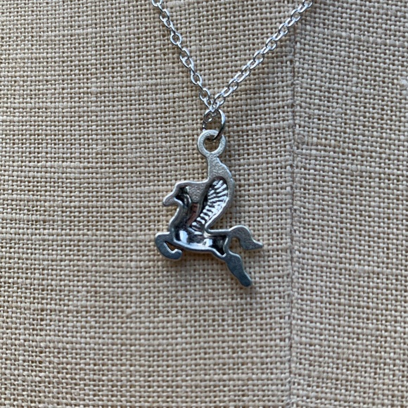 NWT Sterling Silver Plated Chain & Pegasus Horse Alloy Metal Charm Necklace - Picture 11 of 13